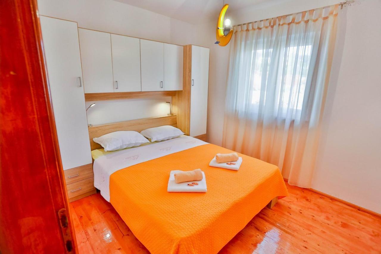 Apartments Lenka Сутиван Экстерьер фото