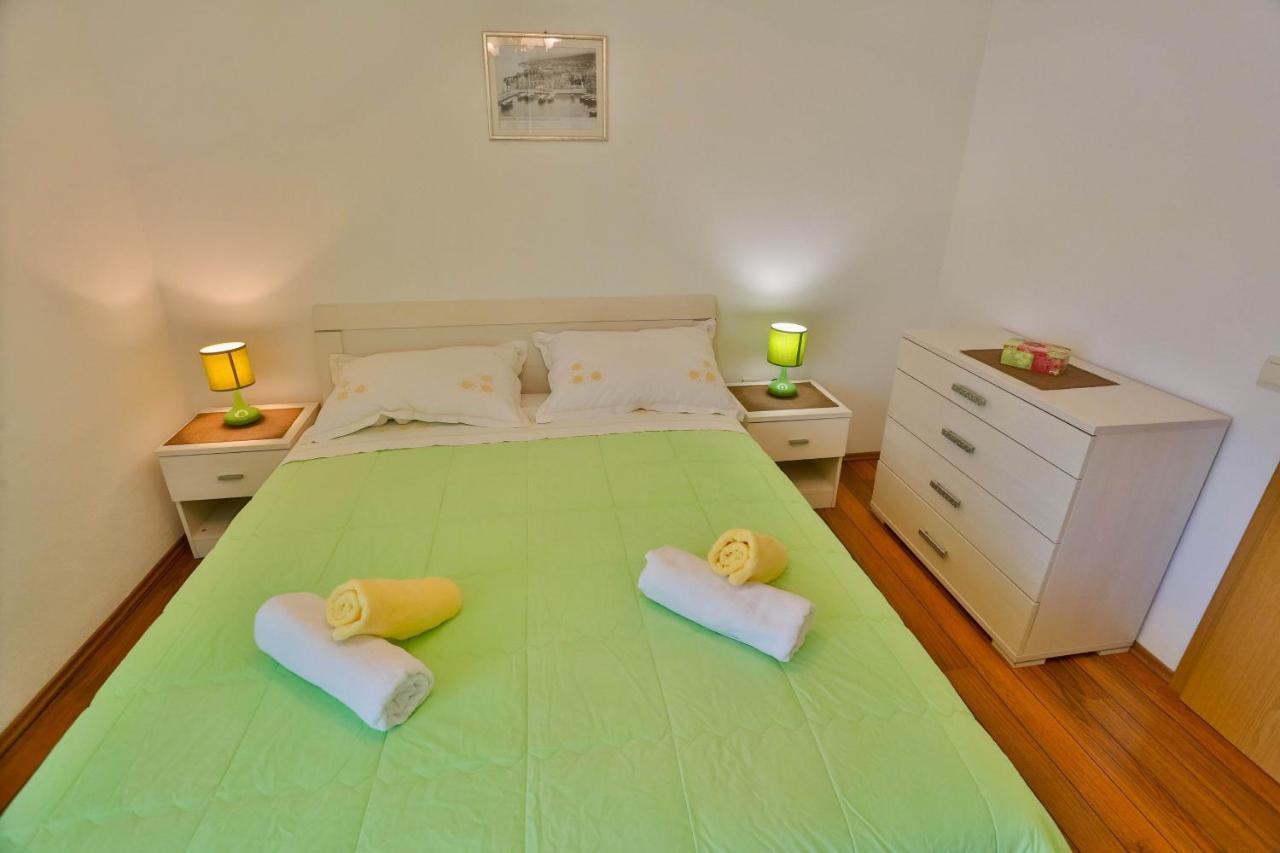 Apartments Lenka Сутиван Экстерьер фото