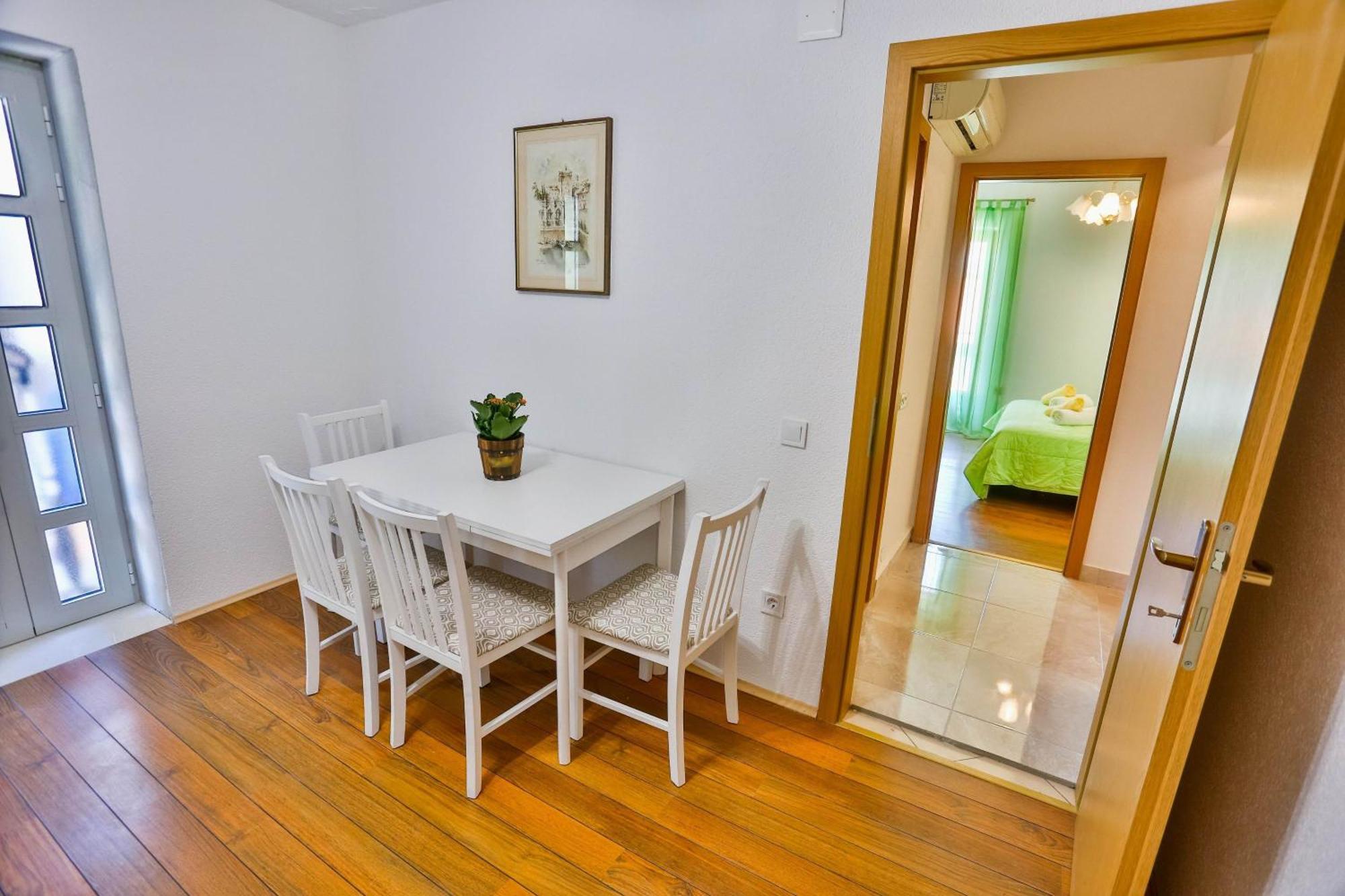 Apartments Lenka Сутиван Номер фото